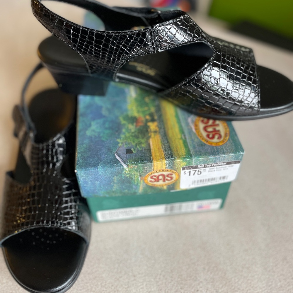 NWT 🎉 SAS Tri Pad black sandals